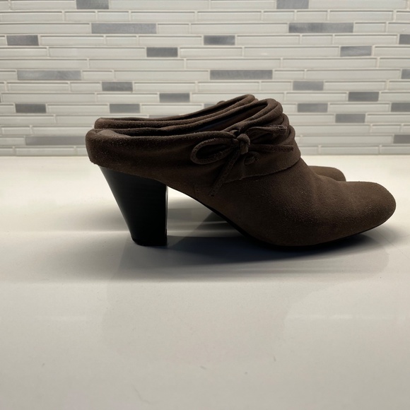 Size 7 brown open heeled clog booties - Picture 2 of 6